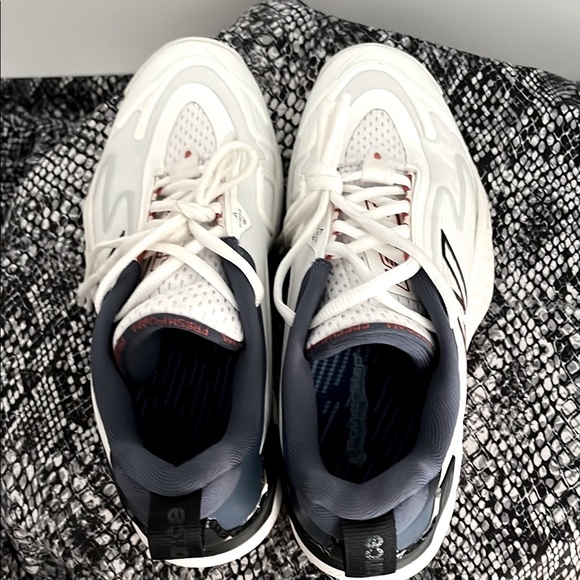 New Balance Womens Fresh Foam X CT Rally White and Navy Sneakers, NWOB Size 9 - Picture 8 of 13